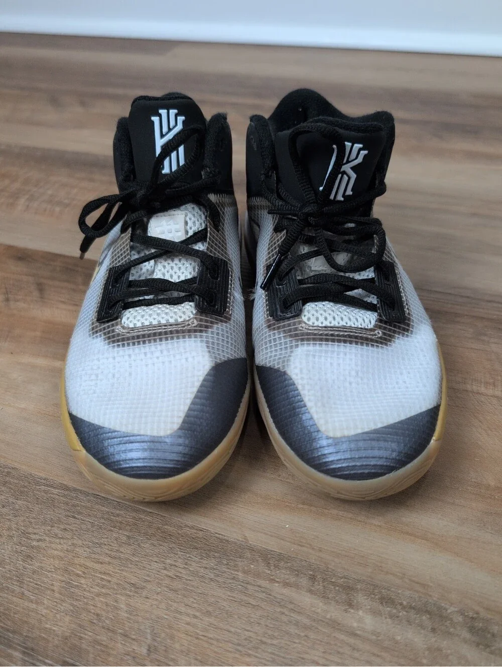 Men's Size  5.5 Youth - Nike Kyrie Flytrap 4 Black Cool Grey-White